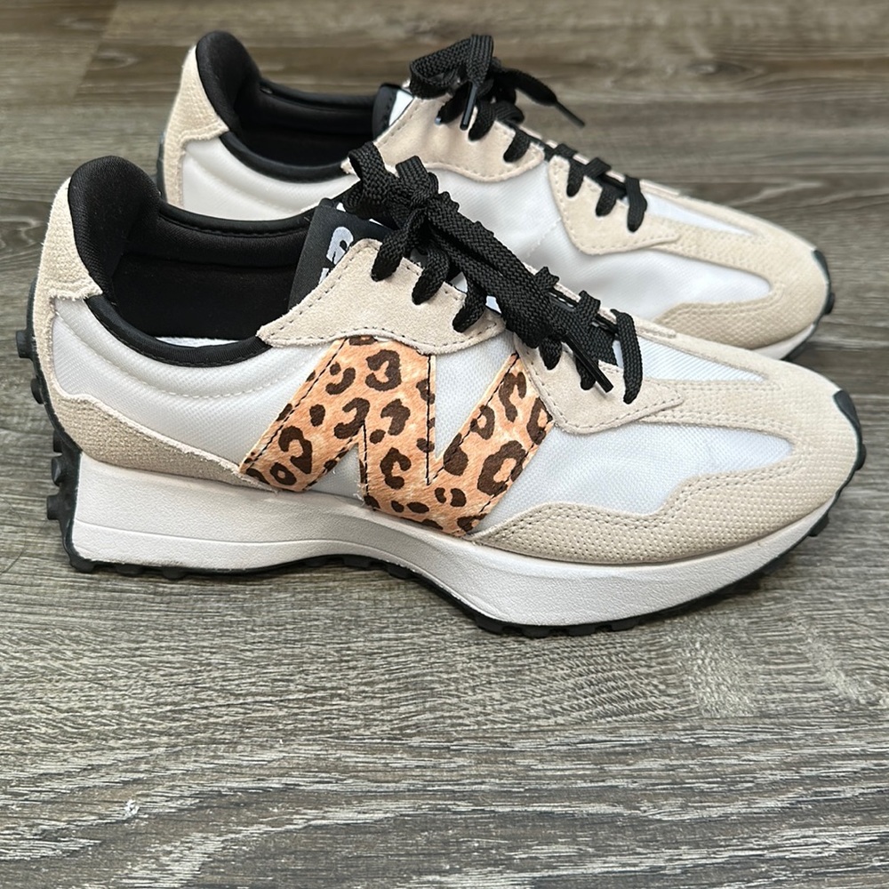 New Balance 327 Women’s size 7